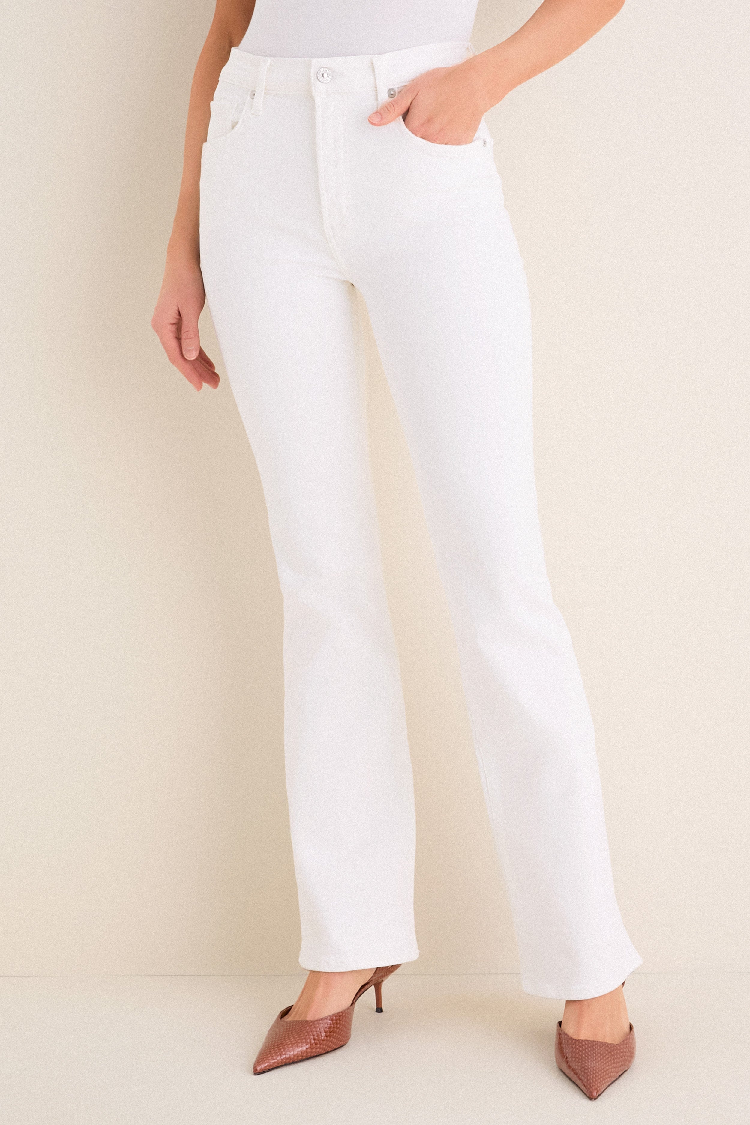Soft White Lilah 32 Jean