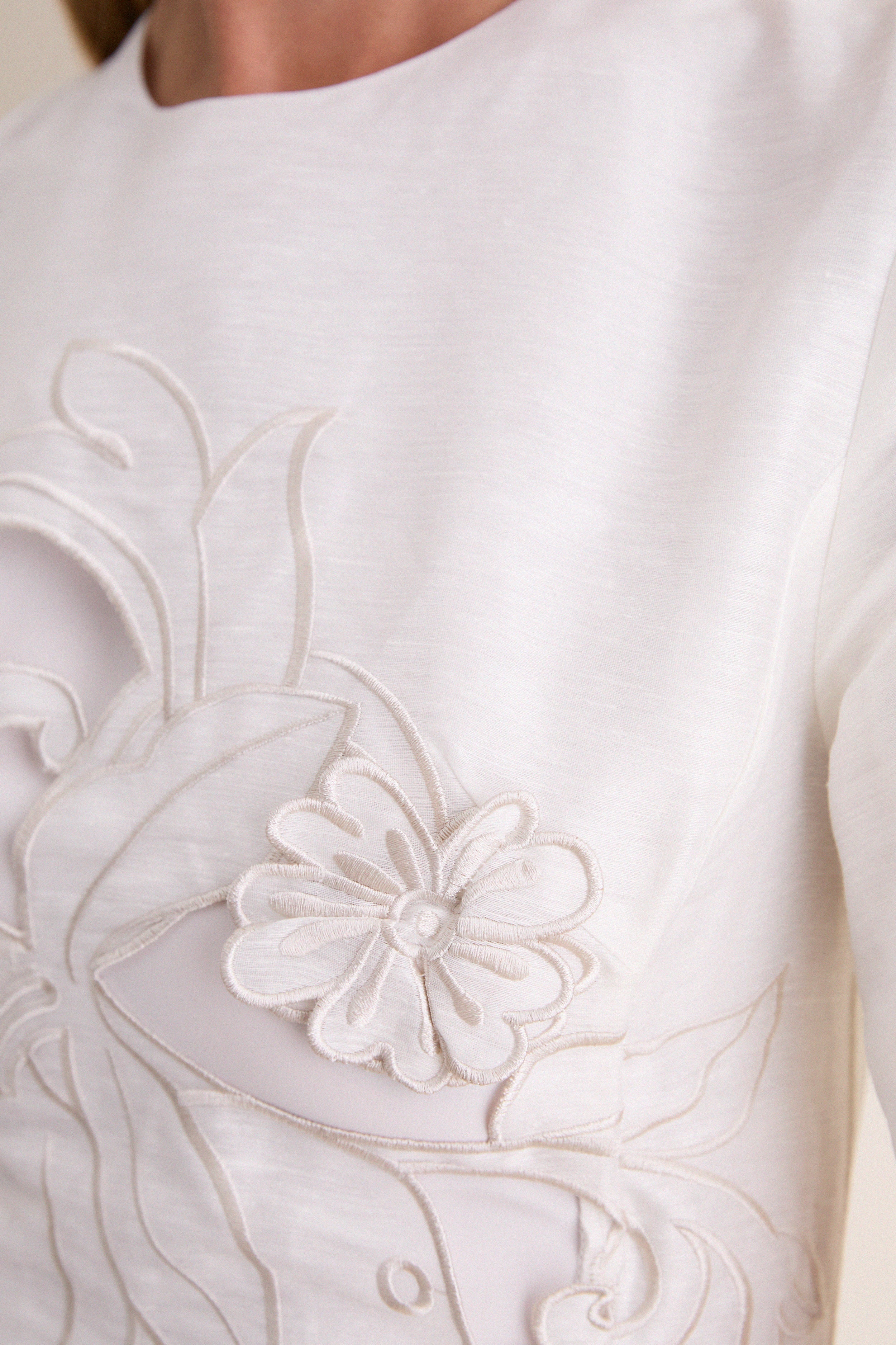 Snow Alice Applique Maxi Dress